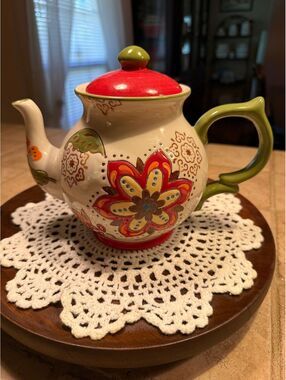 15. Cute Teapot!